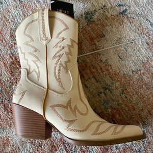 *NWT* Forever 21 Cowboy Boots